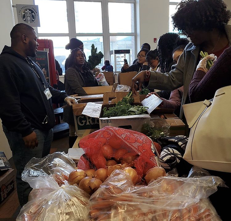 Students helping at the Food Pantry.