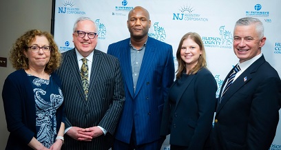 https://www.hccc.edu/news-media/resources/images/05202024-re-entry-corp-thumb.jpeg